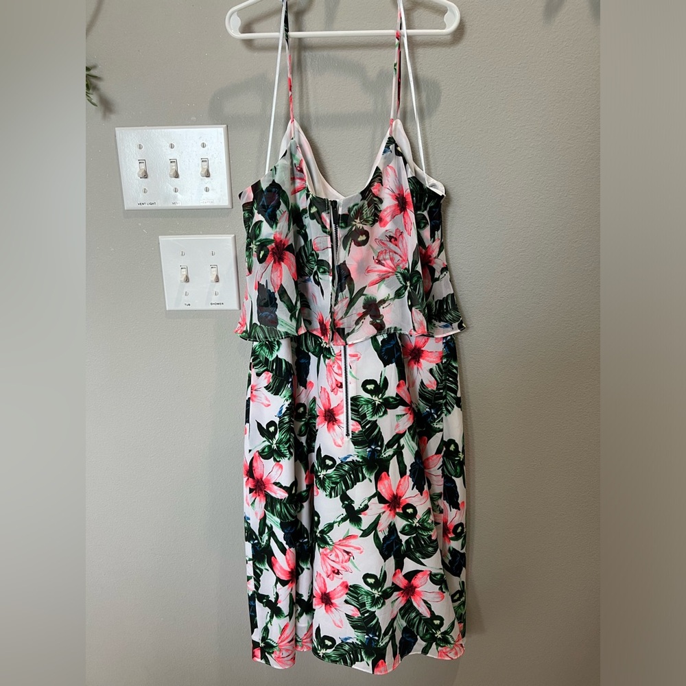 Dress. Vince Camuto size 8